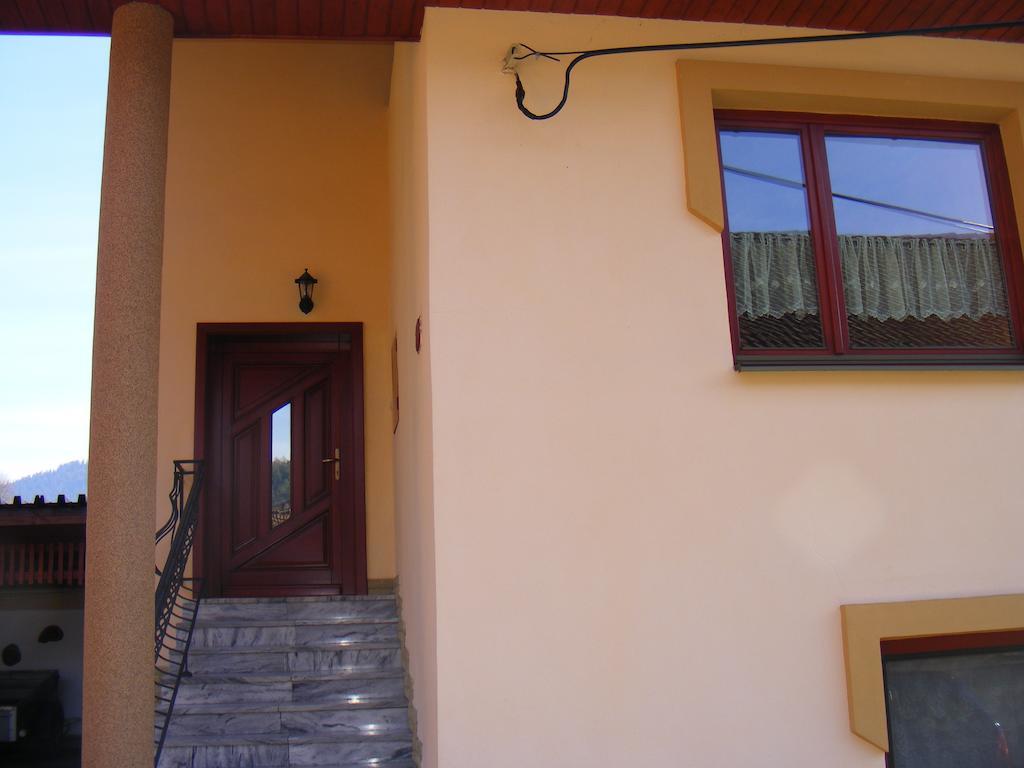 Domino Apartamento Korytné Exterior foto