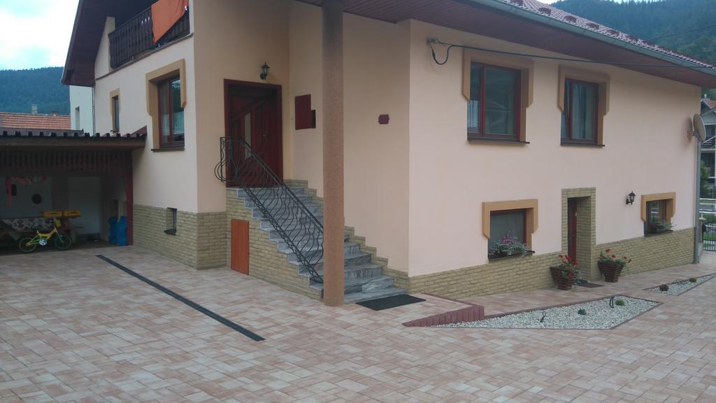 Domino Apartamento Korytné Exterior foto