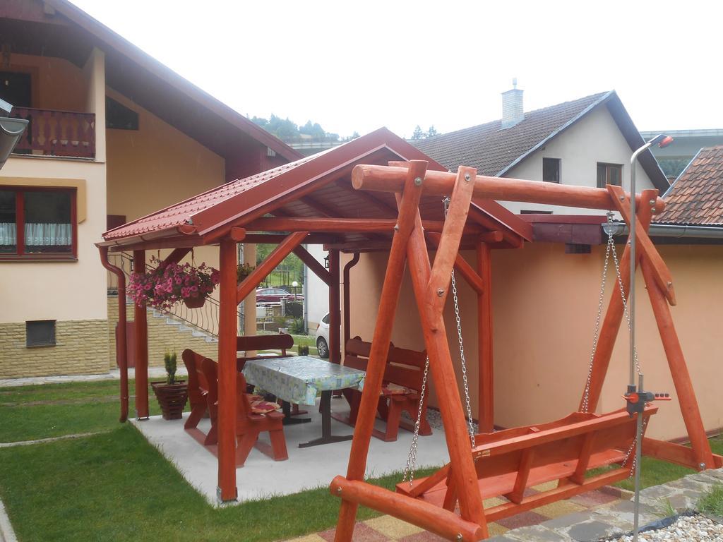 Domino Apartamento Korytné Exterior foto