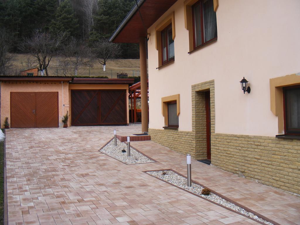 Domino Apartamento Korytné Exterior foto