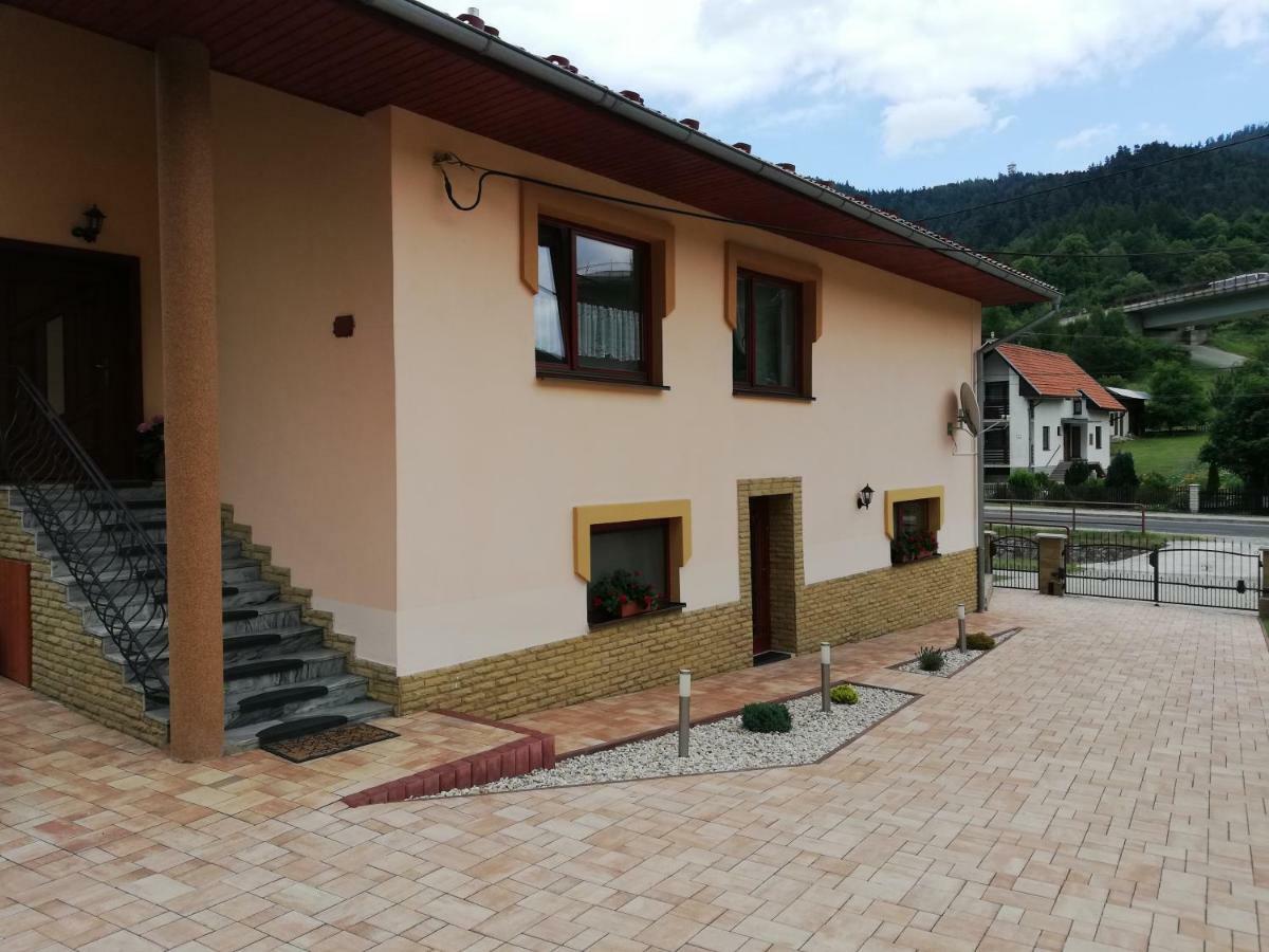 Domino Apartamento Korytné Exterior foto